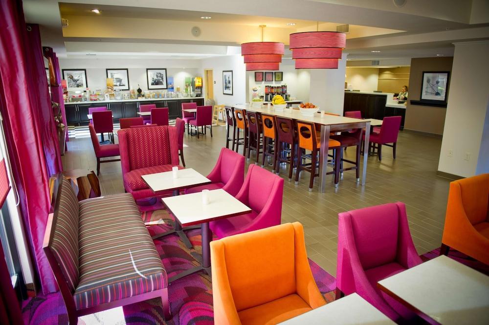 Hampton Inn Oakland-Hayward Exteriör bild