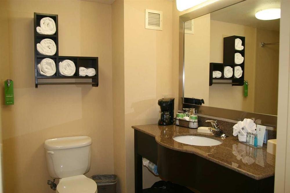 Hampton Inn Oakland-Hayward Rum bild