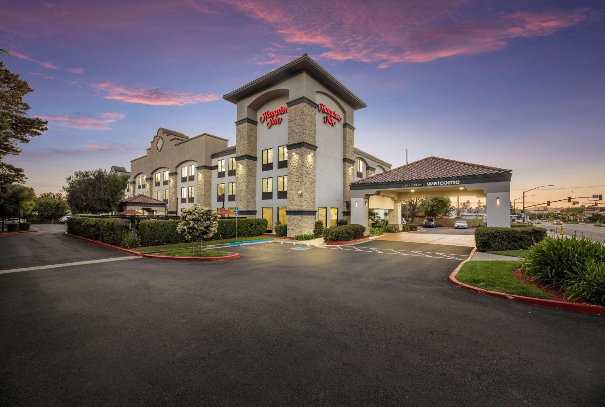 Hampton Inn Oakland-Hayward Exteriör bild